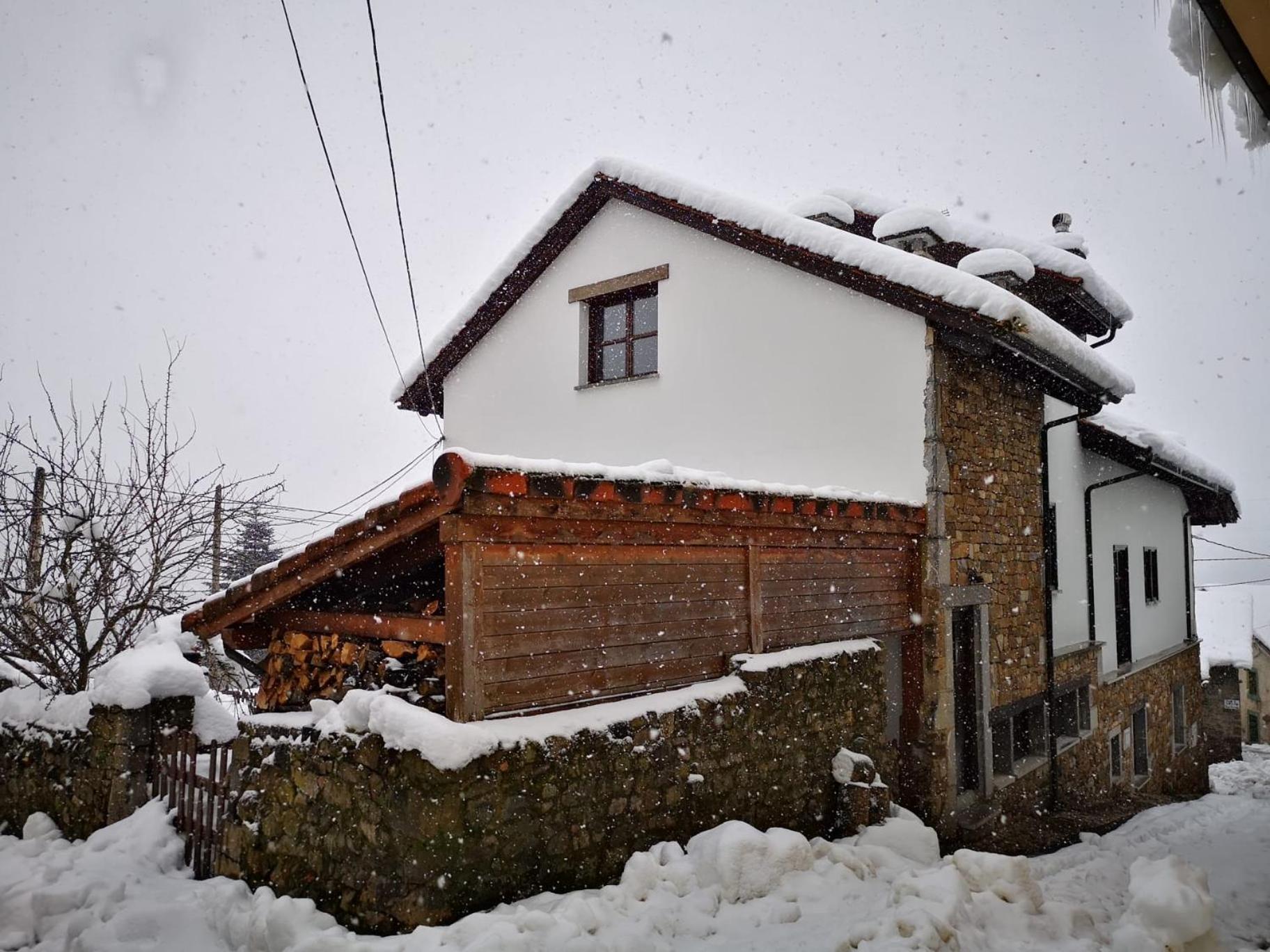 Apartamentos Rurales El Collain De Campiellos Exterior photo
